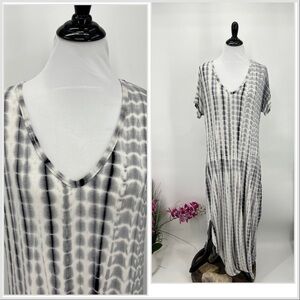 Elegant Black and White Tie-Dye Caftan Maxi Dress